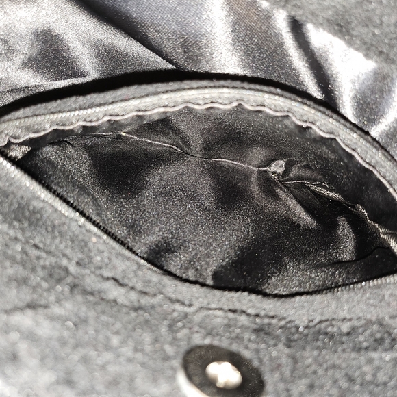 🖤 Chanel Crossbody Bag 🖤 - Picture 7 of 15